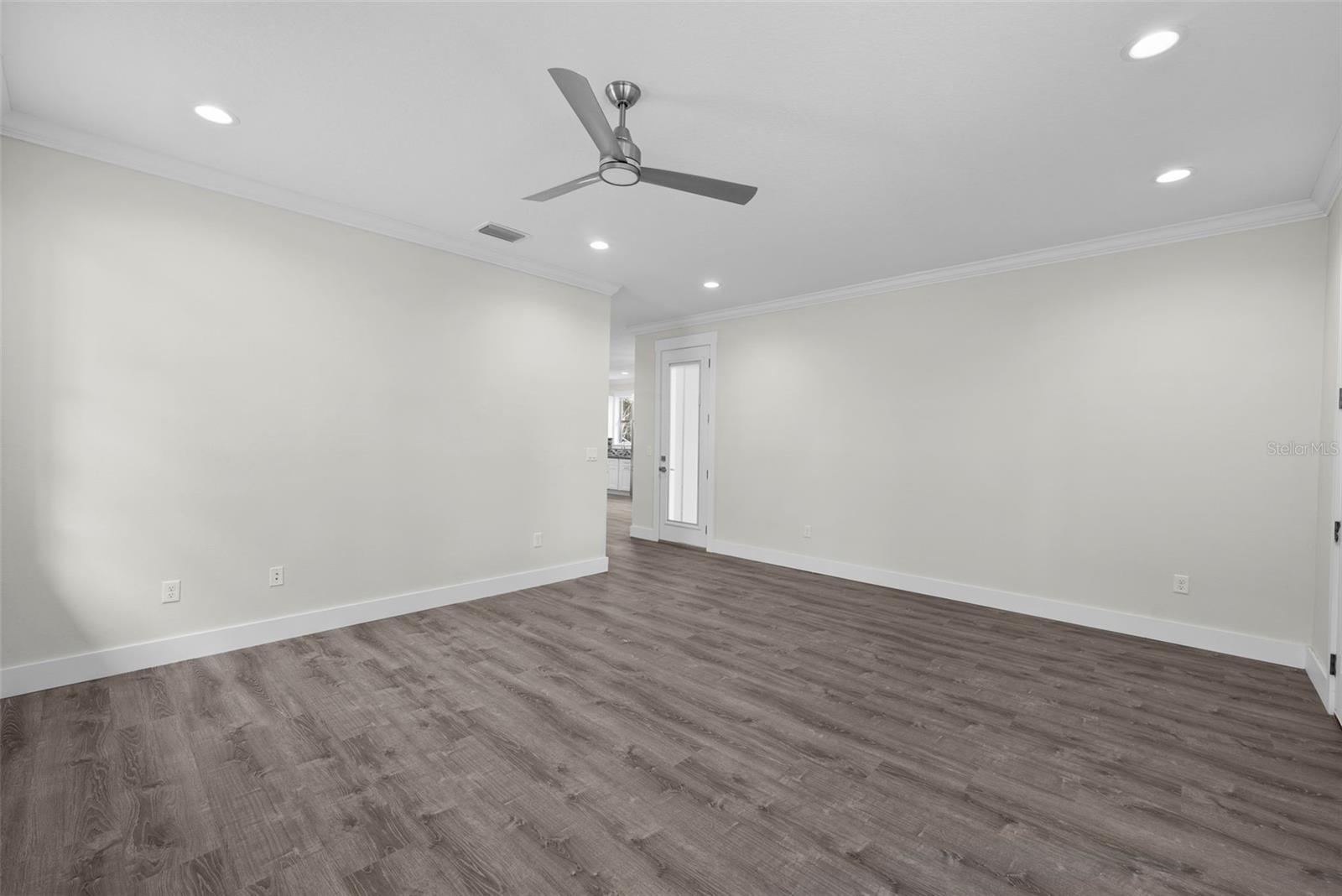 Image 7 of 38 For 5707 20th Street
