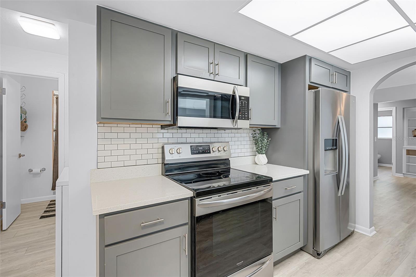 Image 10 of 28 For 2481 12th Avenue Sw