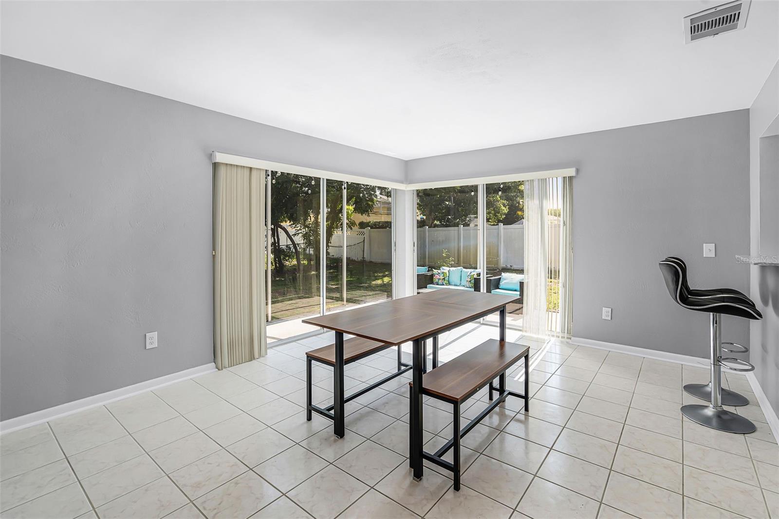 Image 11 of 28 For 2481 12th Avenue Sw