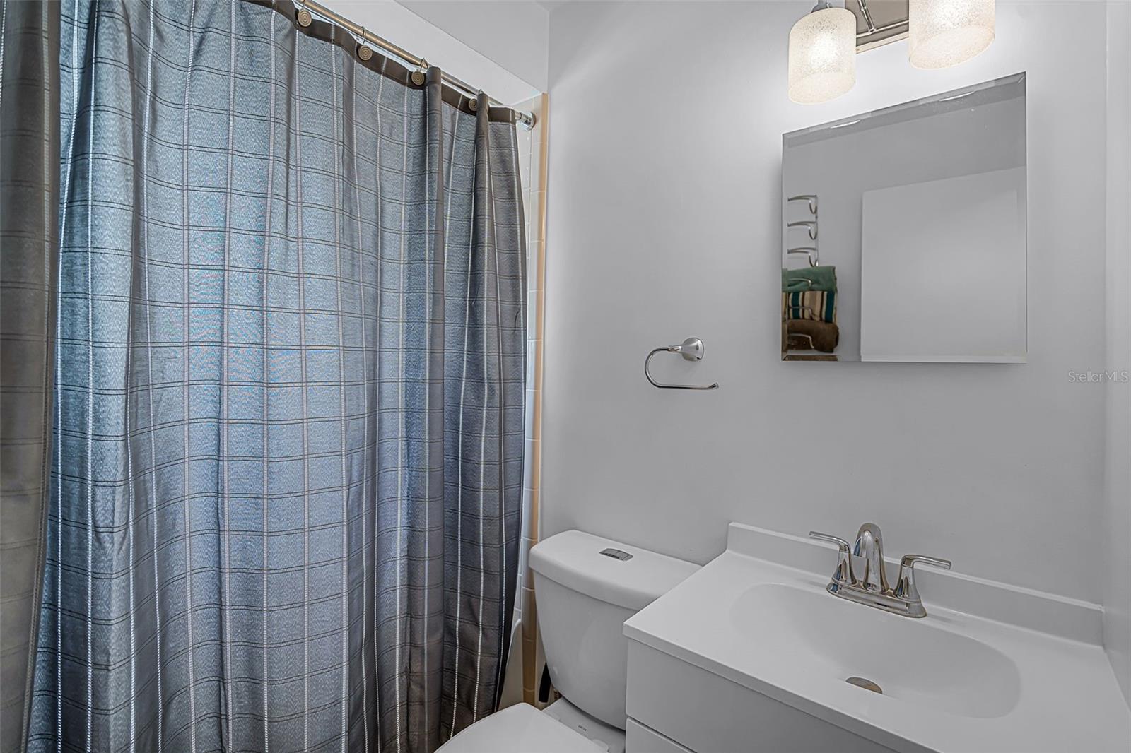 Image 21 of 28 For 2481 12th Avenue Sw