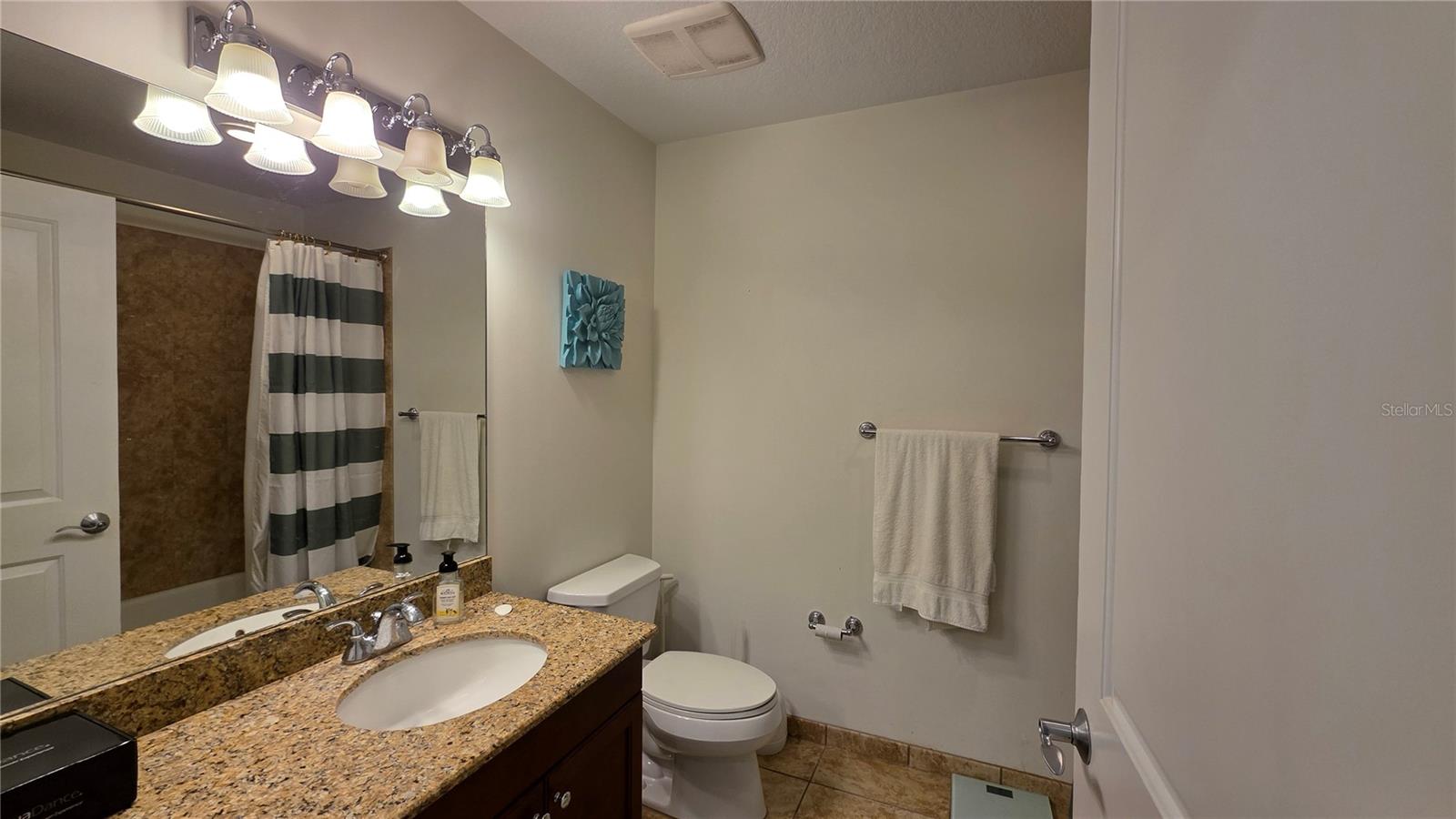 Image 10 of 13 For 628 Cleveland Street 1103