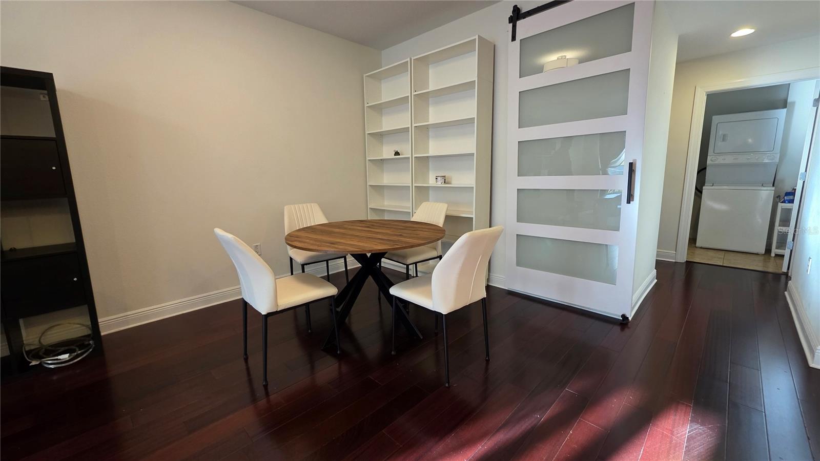 Image 2 of 13 For 628 Cleveland Street 1103