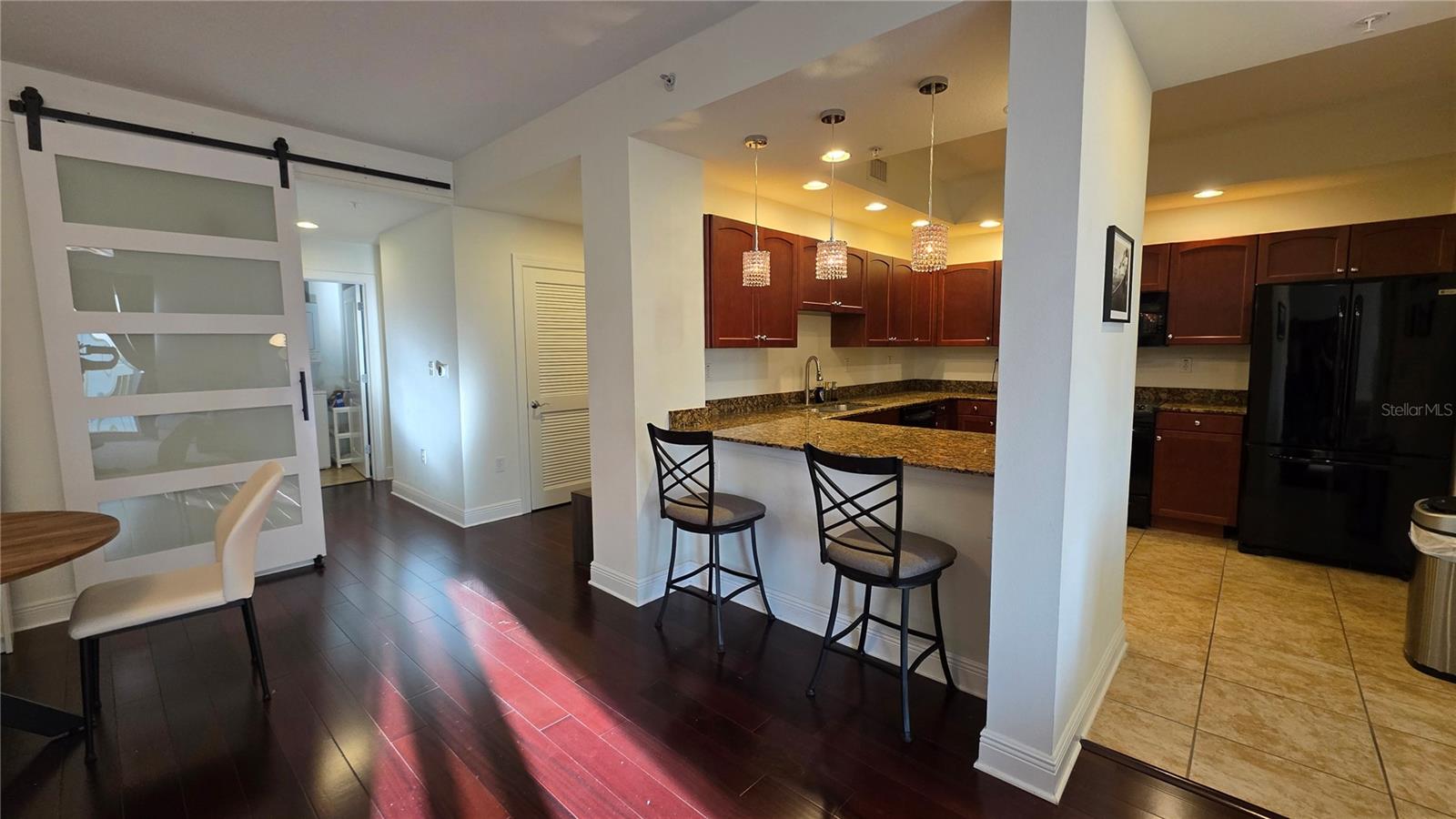 Image 6 of 13 For 628 Cleveland Street 1103