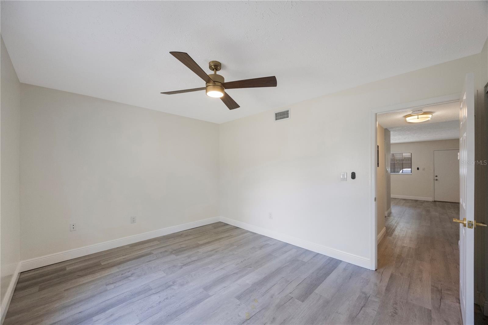 Image 13 of 17 For 3111 W Horatio St
