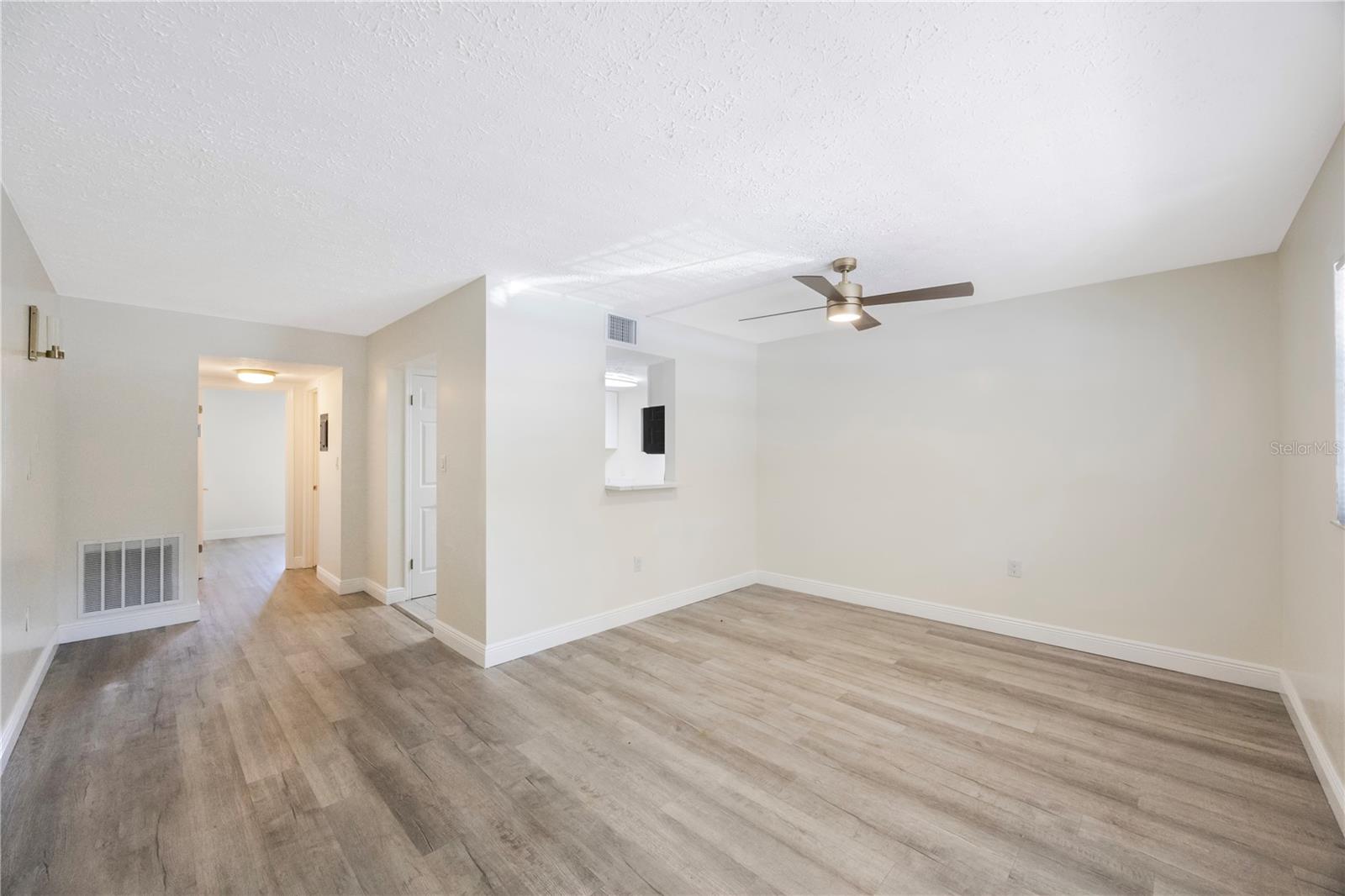 Image 3 of 17 For 3111 W Horatio St