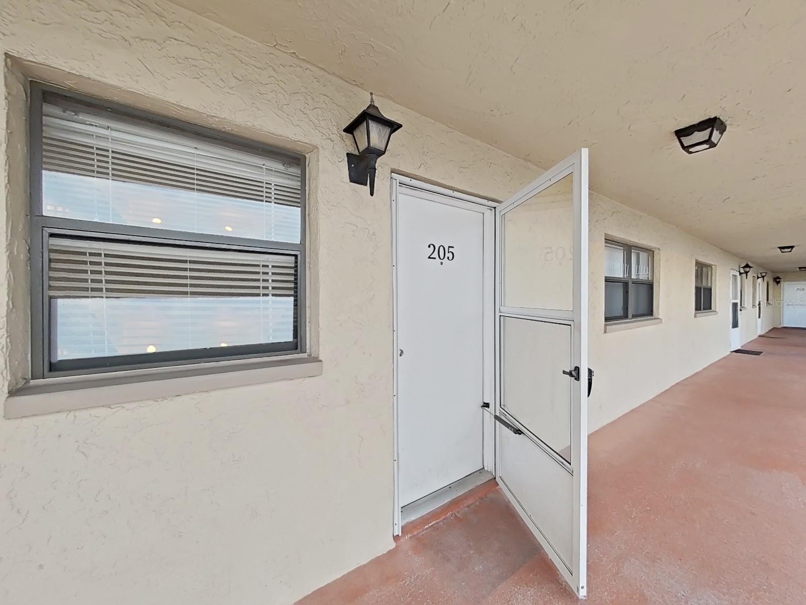Image 6 of 48 For 19451 Gulf Boulevard 205