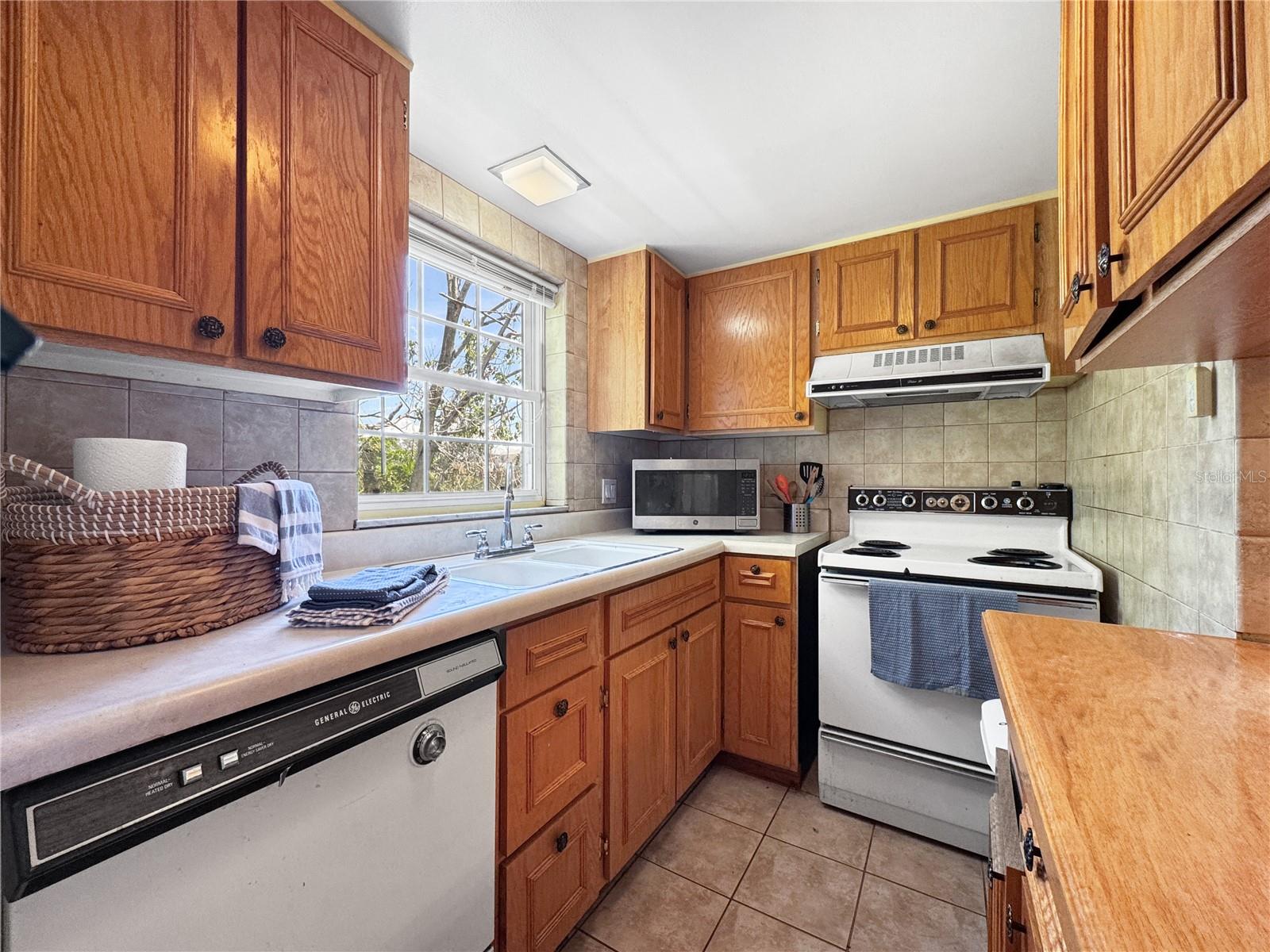 Image 11 of 18 For 1125 83rd Avenue N D