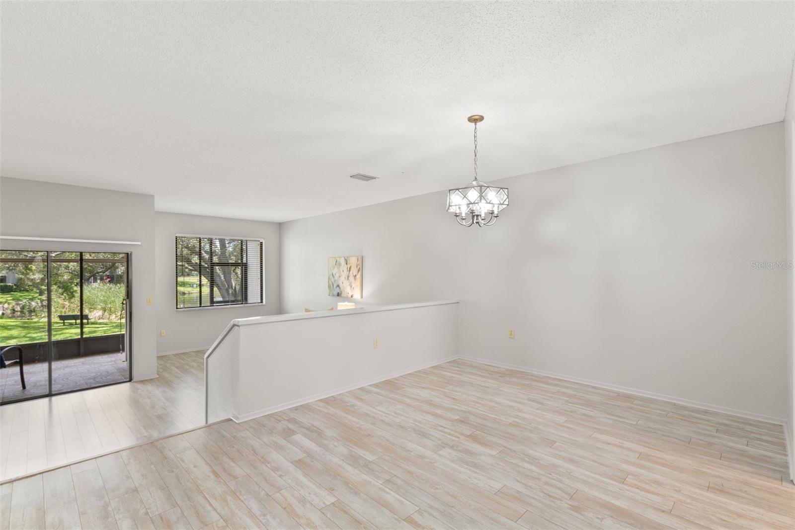 Image 12 of 40 For 440 Lakeview Drive 34