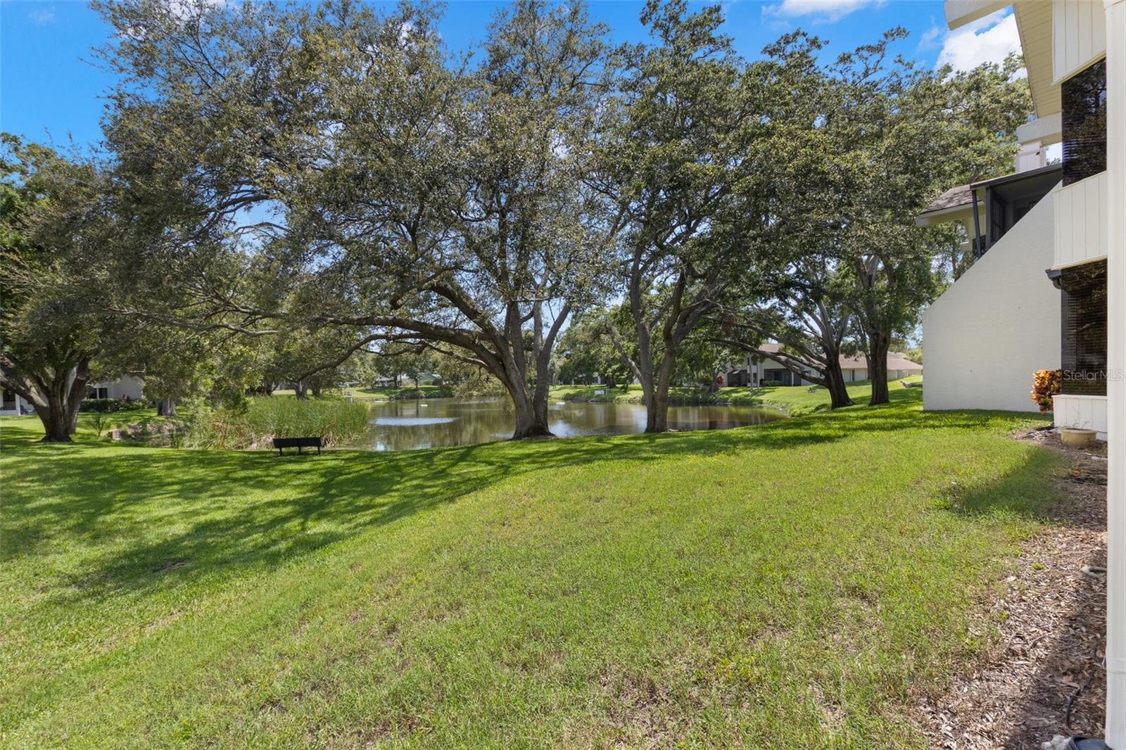 Image 22 of 40 For 440 Lakeview Drive 34