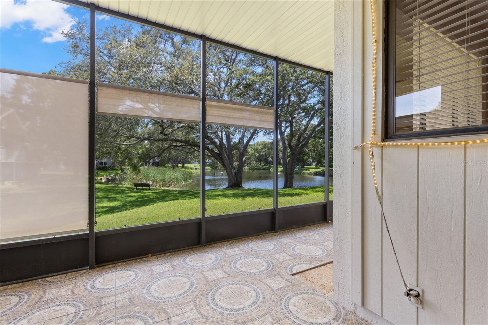 Image 4 of 40 For 440 Lakeview Drive 34