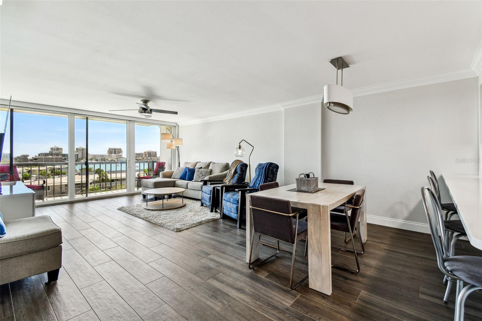 Image 11 of 91 For 400 Island Way 502