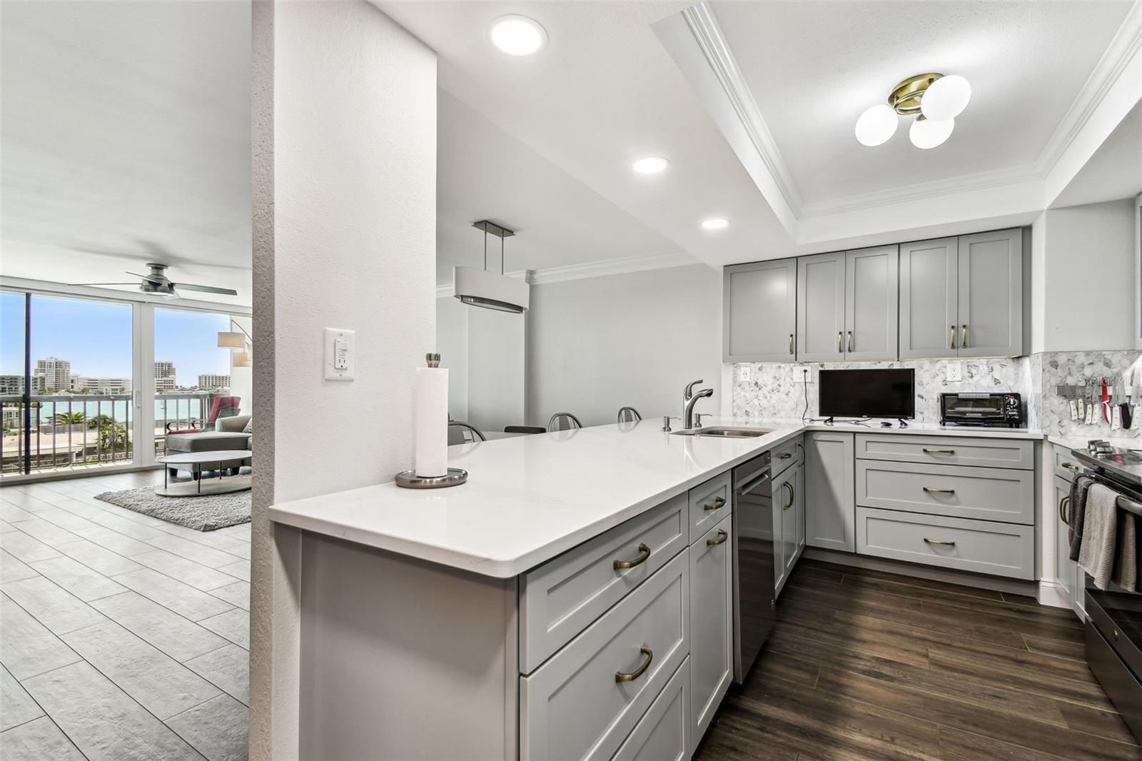 Image 16 of 91 For 400 Island Way 502