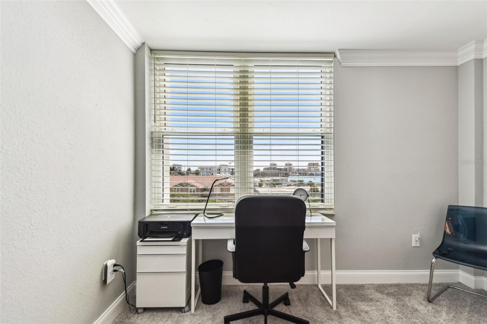 Image 39 of 91 For 400 Island Way 502
