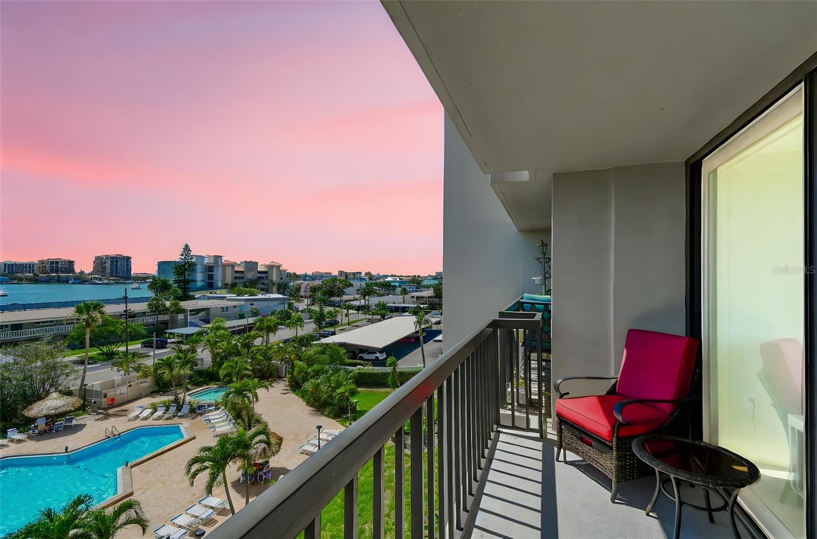 Image 46 of 91 For 400 Island Way 502