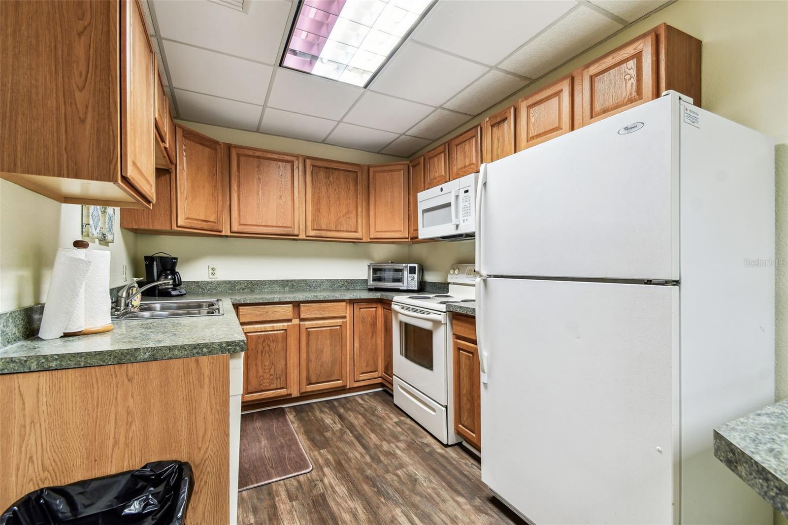 Image 54 of 91 For 400 Island Way 502