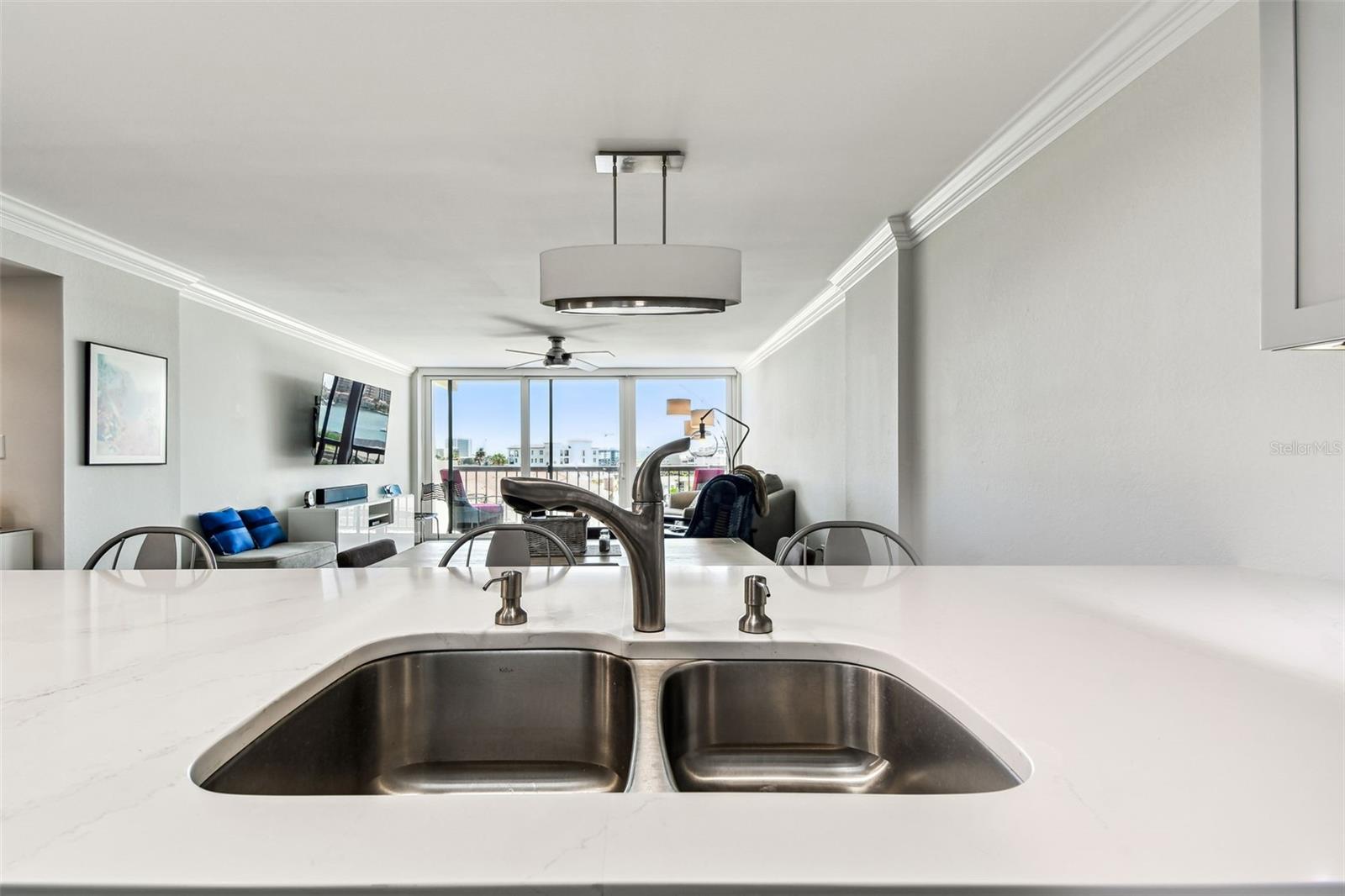 Image 9 of 91 For 400 Island Way 502
