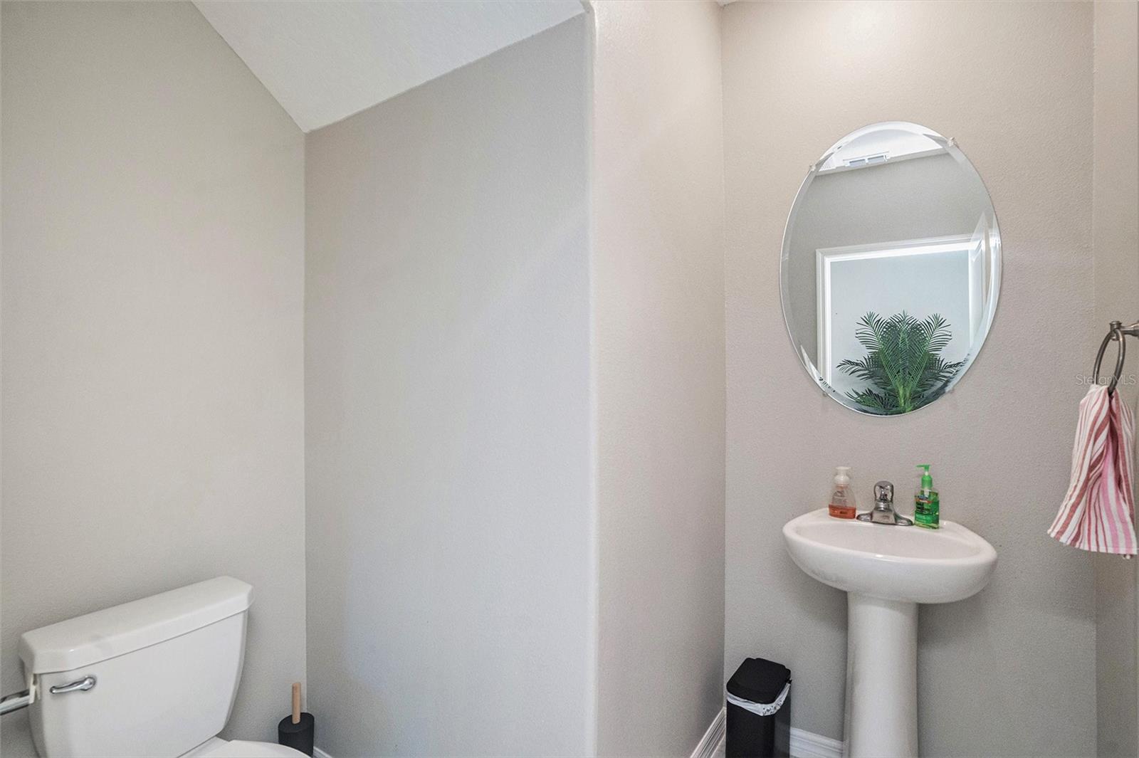 Image 11 of 28 For 1655 Blue Rose Drive