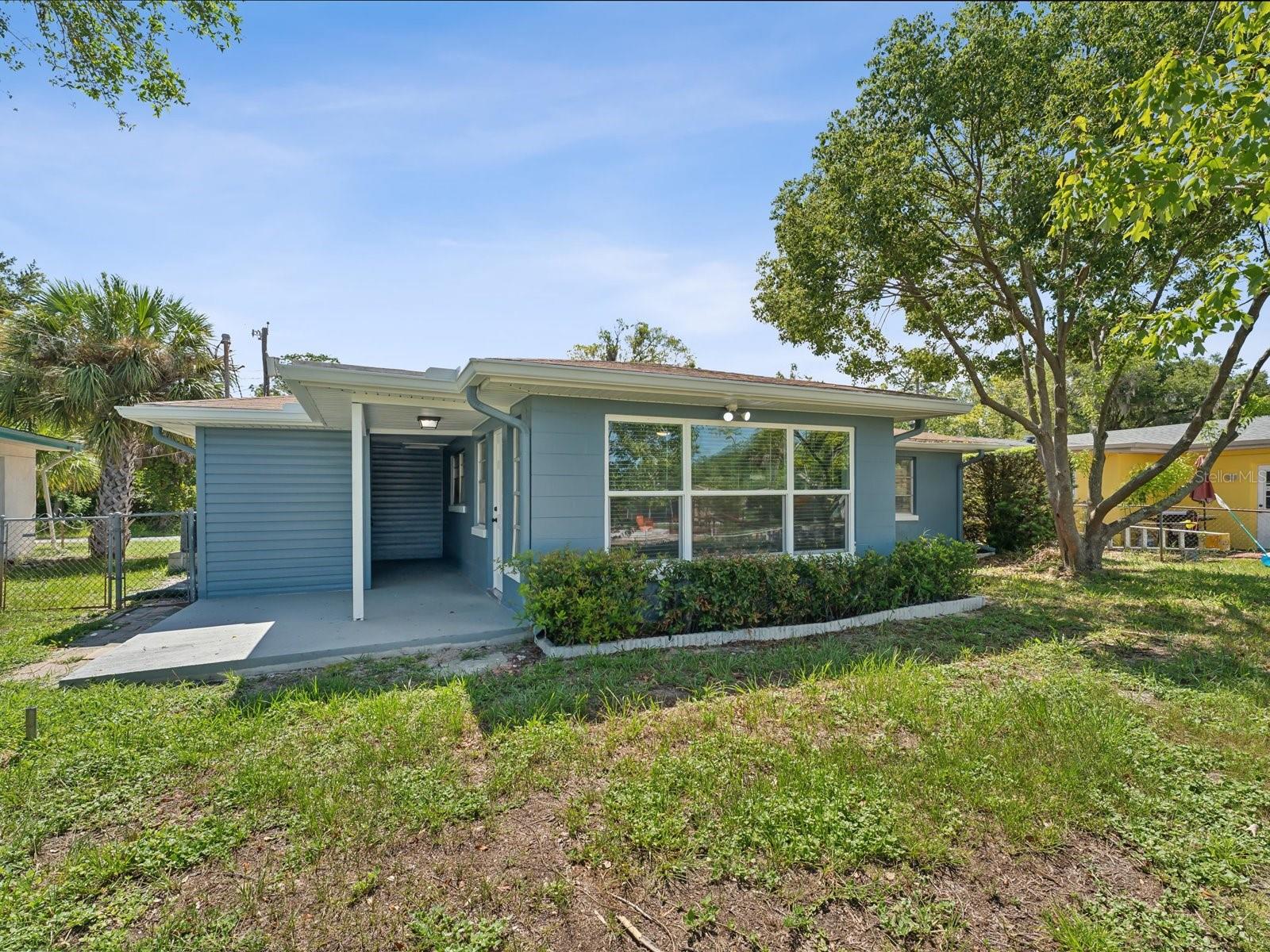 Listing photo id 21 for 5425 Waters Edge Drive