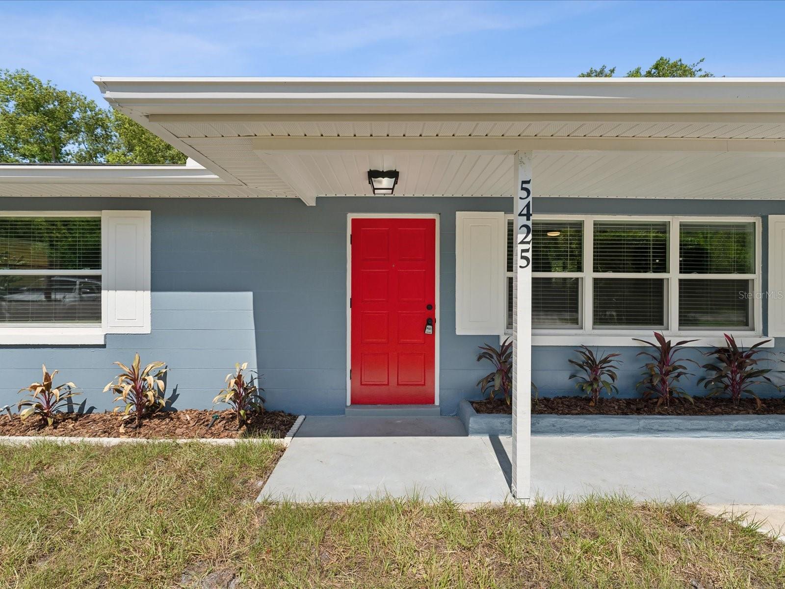 Listing photo id 24 for 5425 Waters Edge Drive