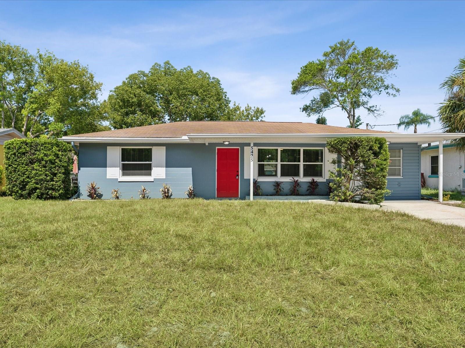 Listing photo id 28 for 5425 Waters Edge Drive