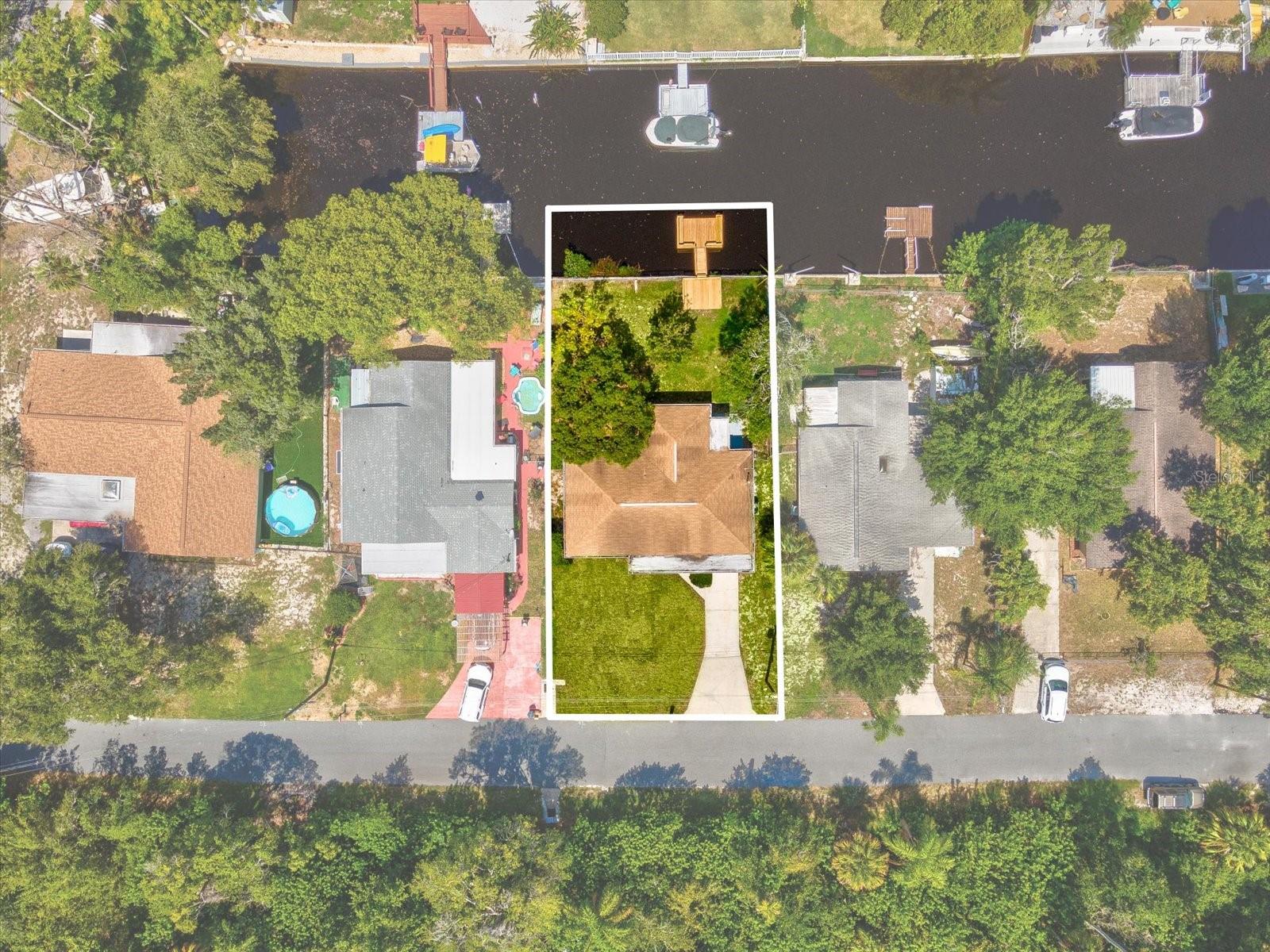 Listing photo id 31 for 5425 Waters Edge Drive