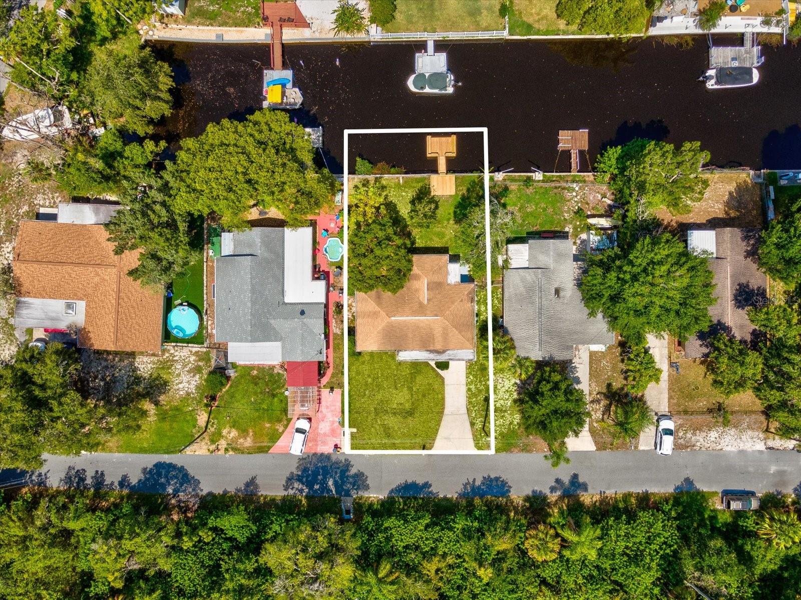 Listing photo id 32 for 5425 Waters Edge Drive