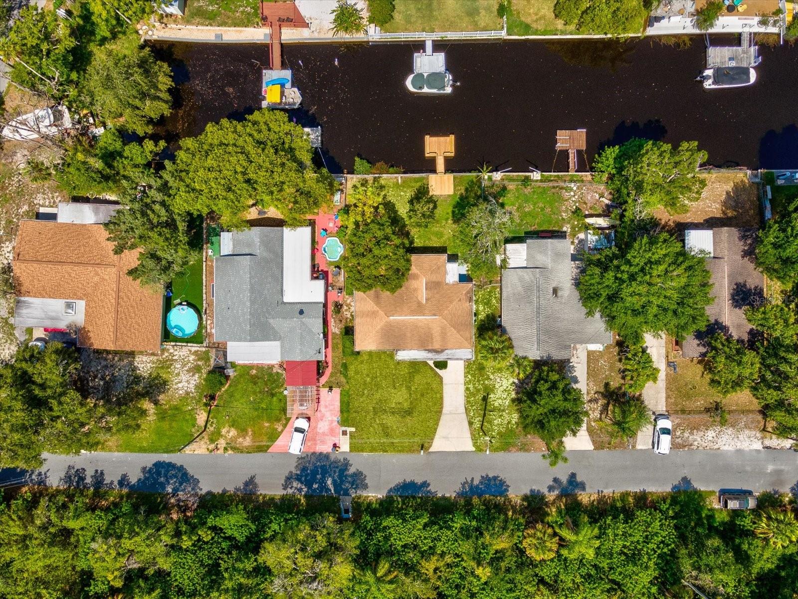 Listing photo id 33 for 5425 Waters Edge Drive