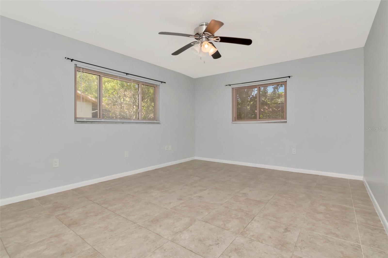 Listing photo id 21 for 8626 Woodbridge Drive