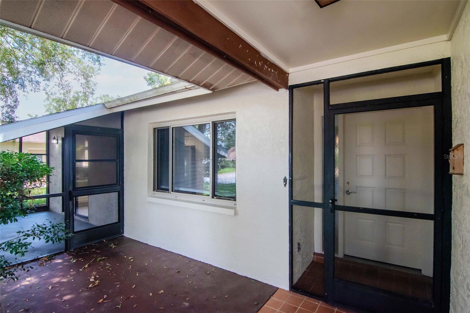 Listing photo id 1 for 8626 Woodbridge Drive