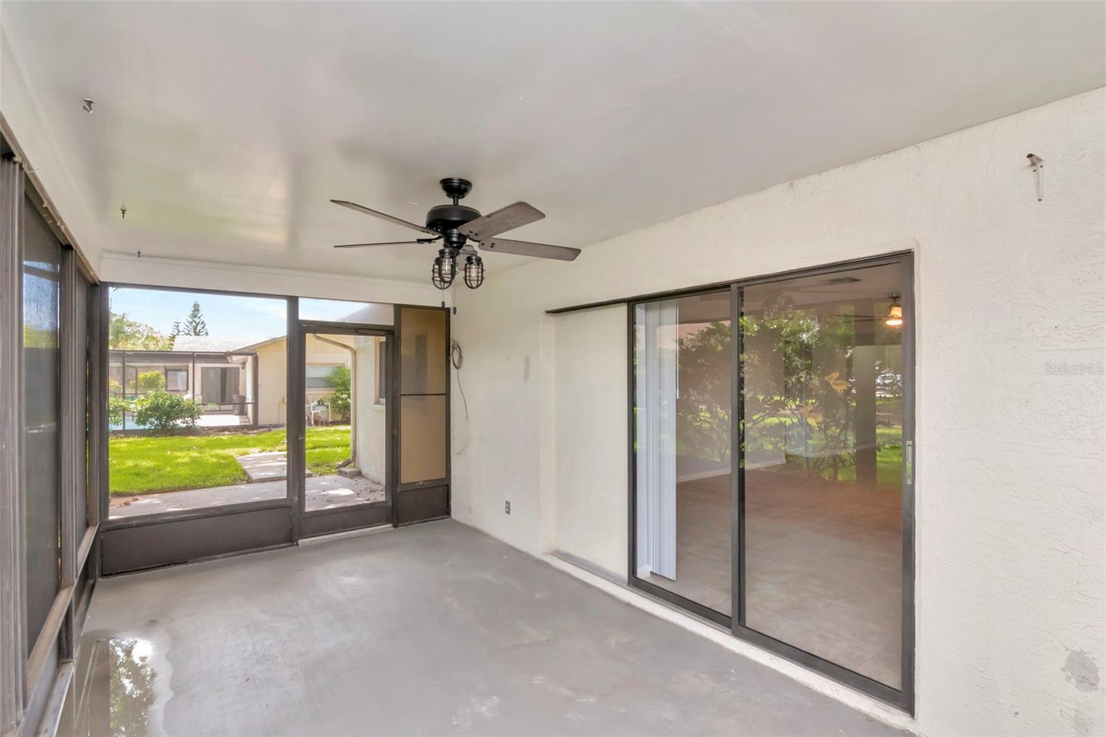 Listing photo id 28 for 8626 Woodbridge Drive