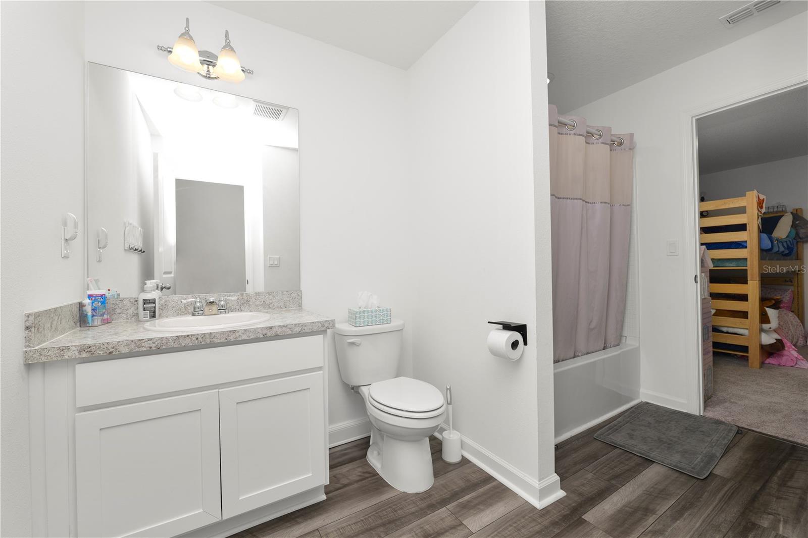 Image 16 of 32 For 11530 Adam Lee Way