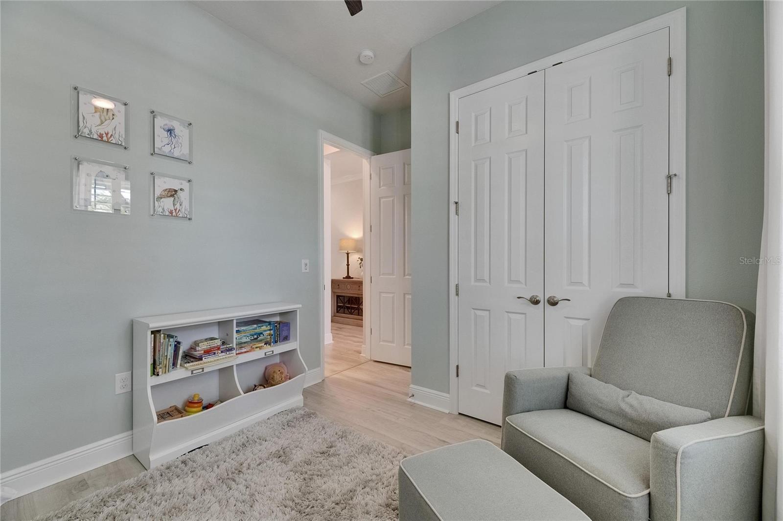 Listing photo id 12 for 7420 Paradiso Drive