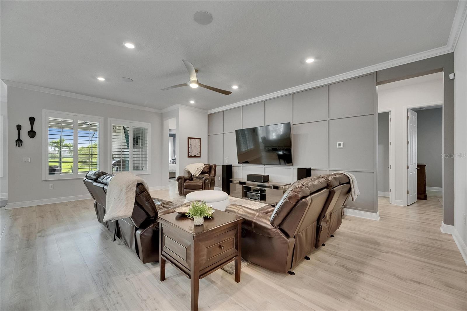 Listing photo id 24 for 7420 Paradiso Drive