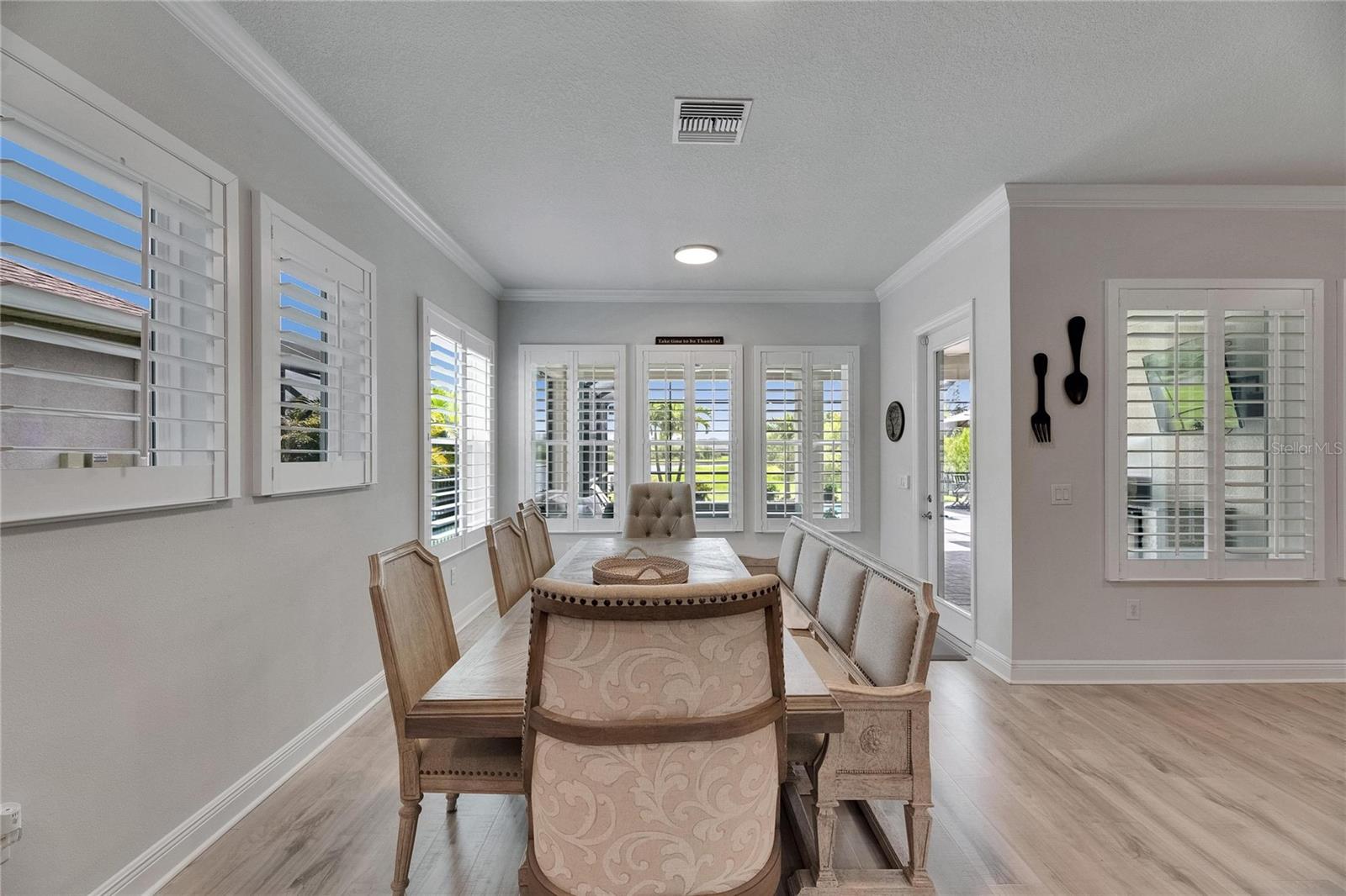 Listing photo id 26 for 7420 Paradiso Drive