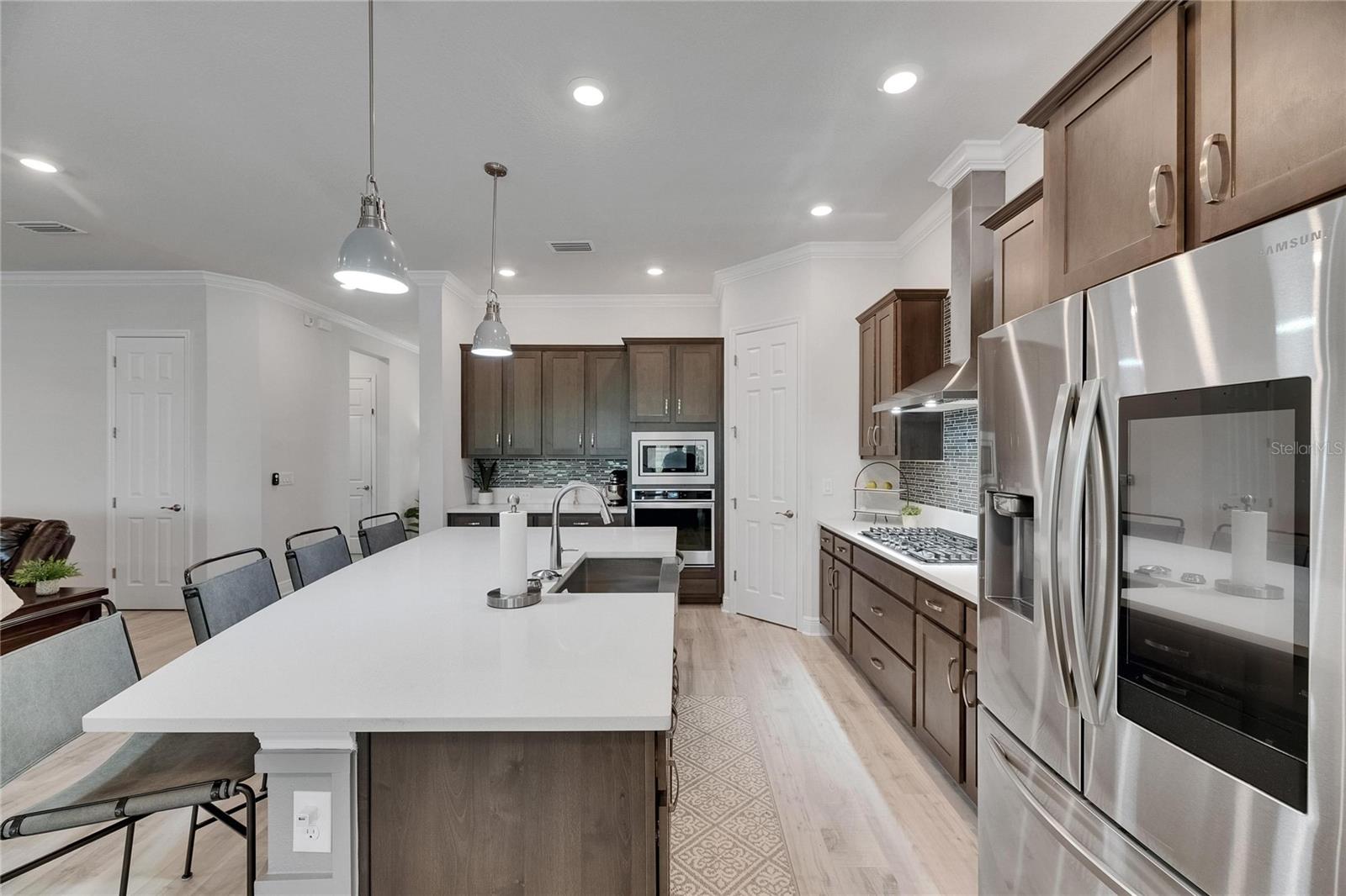 Listing photo id 29 for 7420 Paradiso Drive