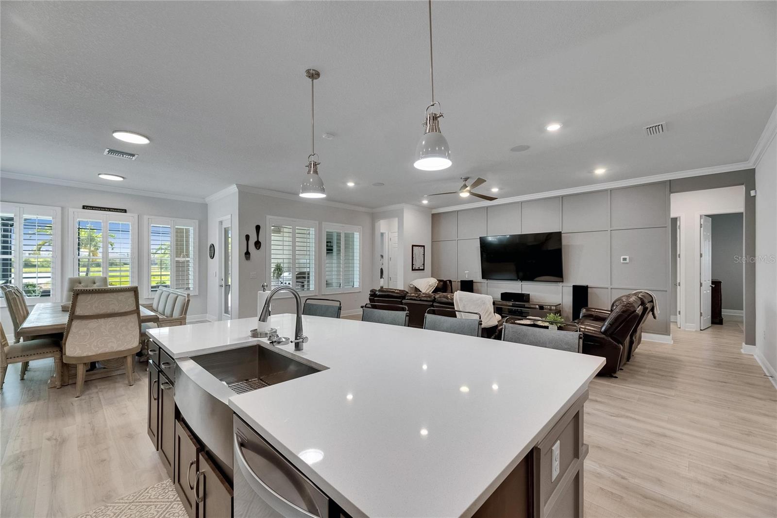 Listing photo id 30 for 7420 Paradiso Drive