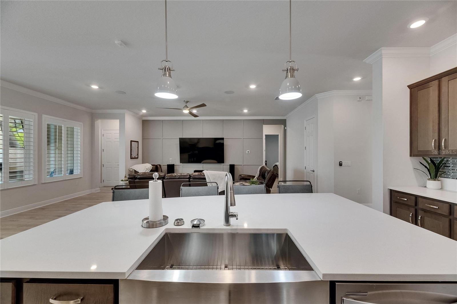 Listing photo id 35 for 7420 Paradiso Drive