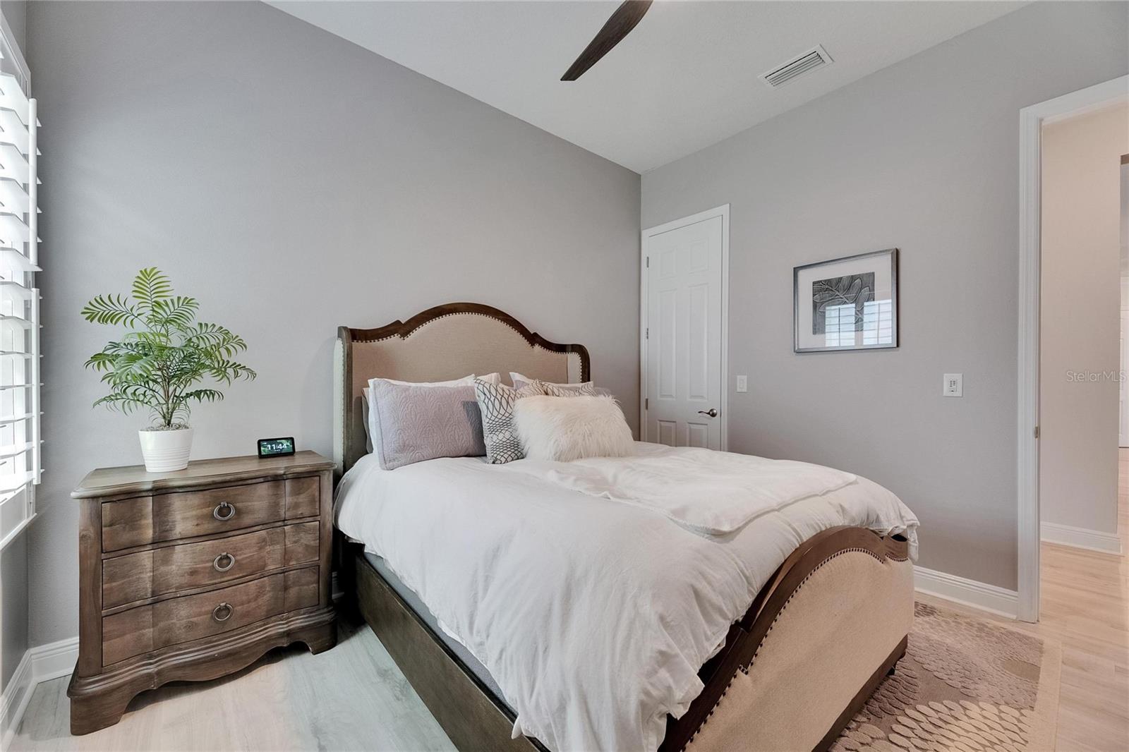Listing photo id 39 for 7420 Paradiso Drive