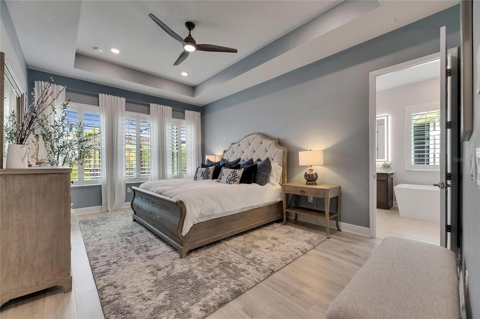 Listing photo id 44 for 7420 Paradiso Drive