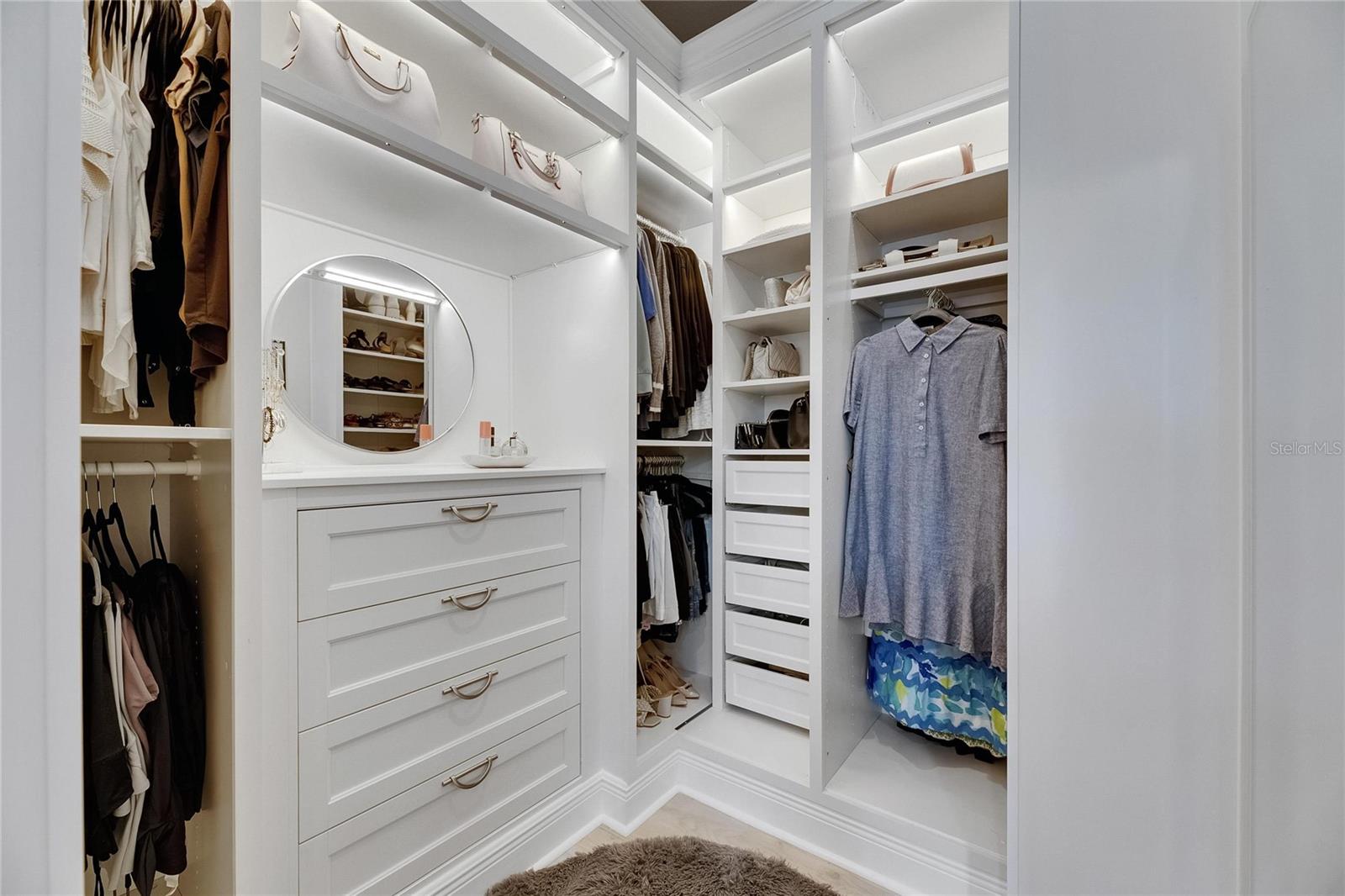 Listing photo id 3 for 7420 Paradiso Drive