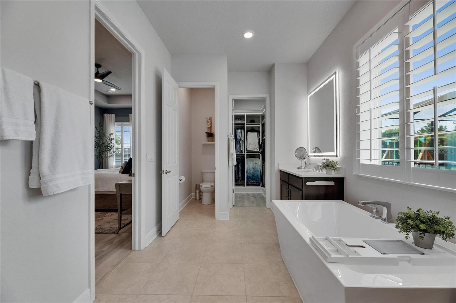 Listing photo id 54 for 7420 Paradiso Drive