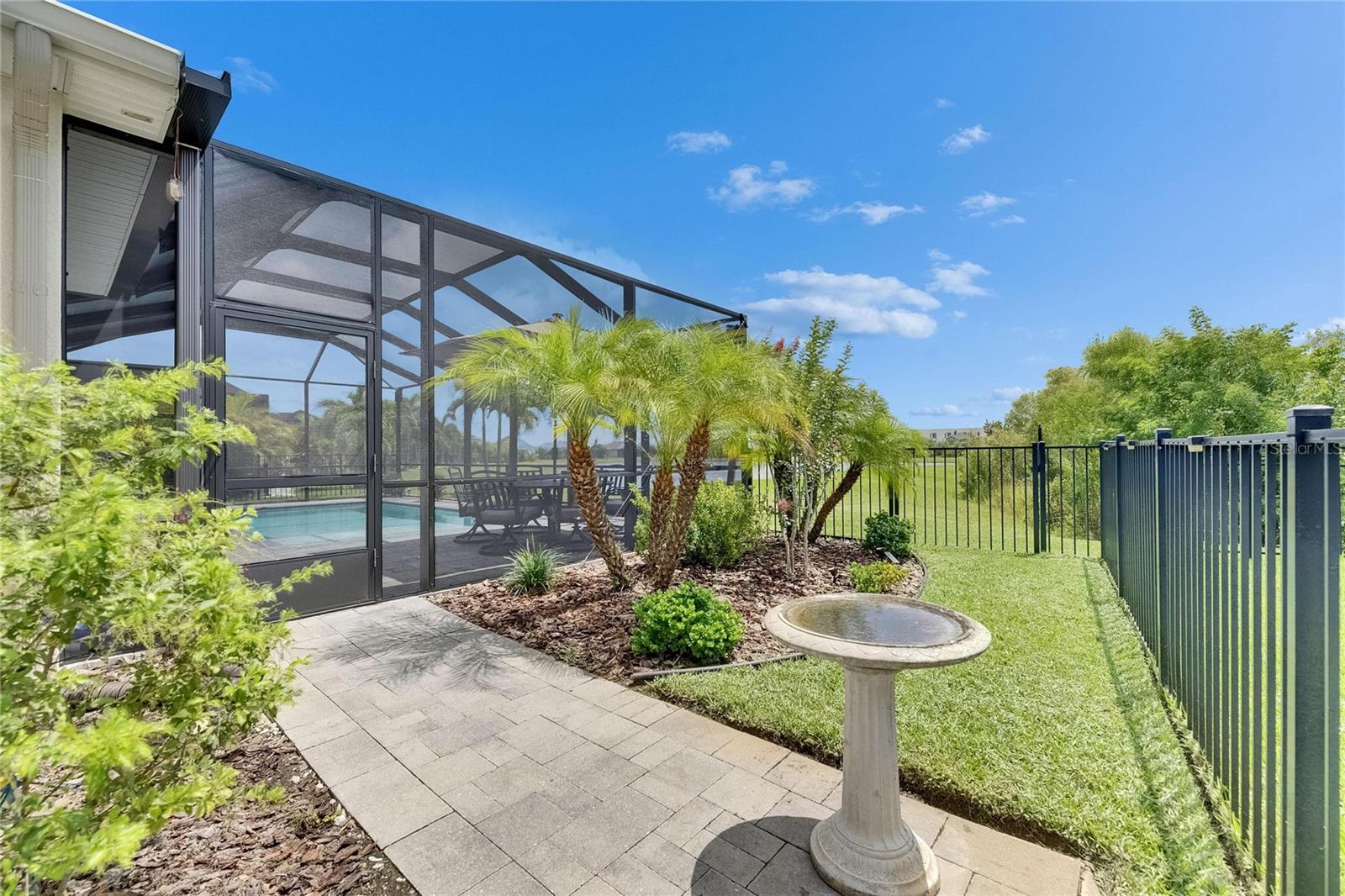Listing photo id 68 for 7420 Paradiso Drive