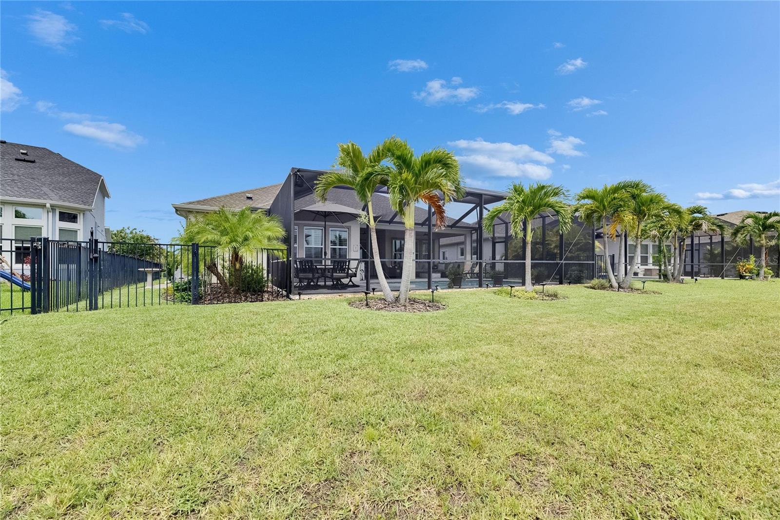 Listing photo id 70 for 7420 Paradiso Drive