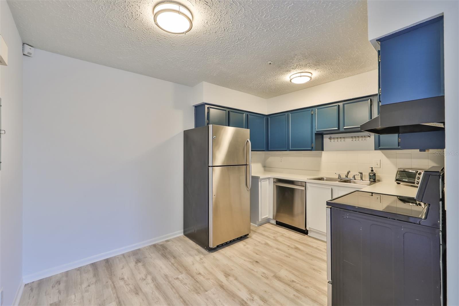 Image 9 of 32 For 1045 Apollo Beach Boulevard B