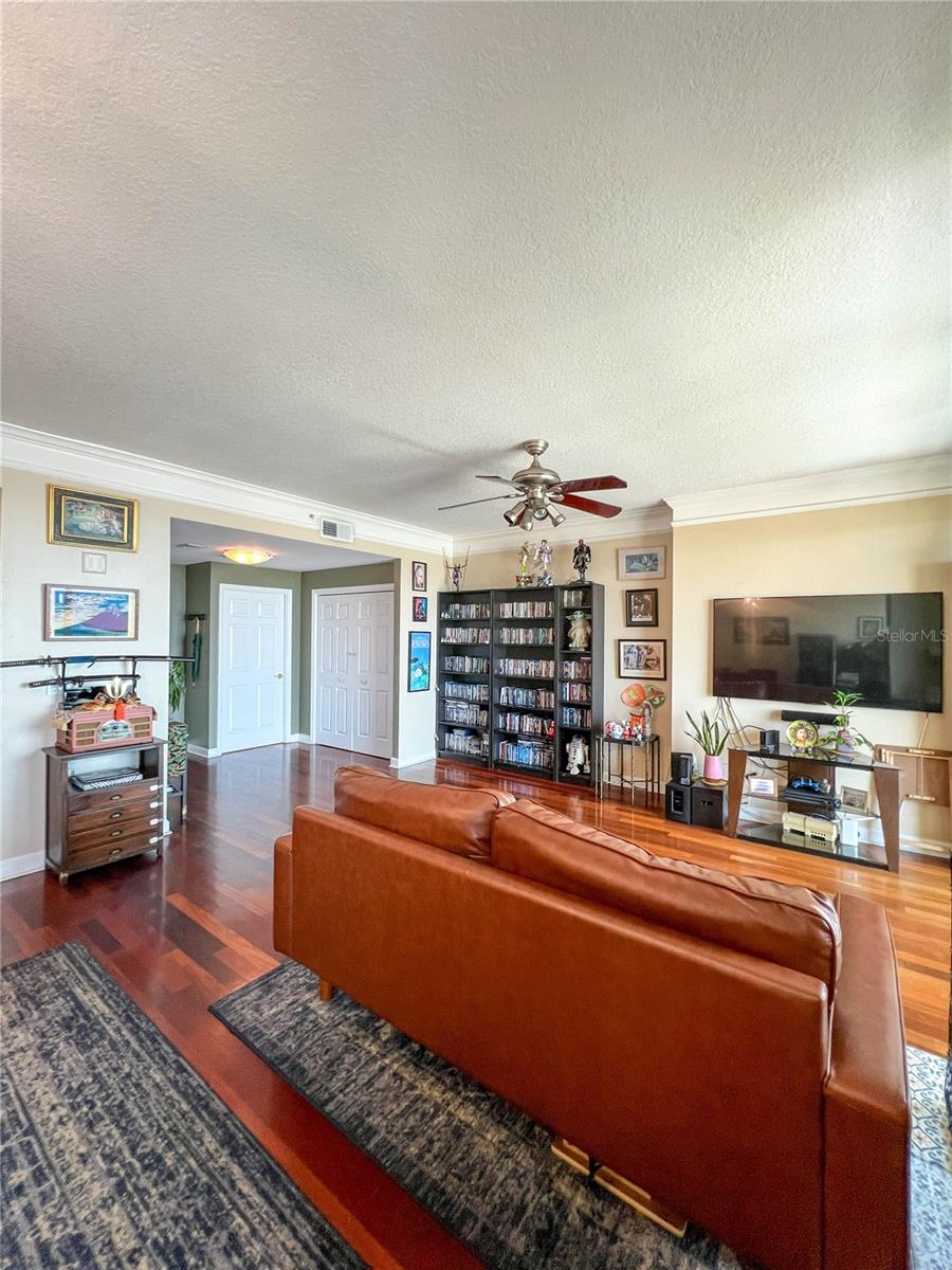 Listing photo id 8 for 345 Bayshore Boulevard 1807
