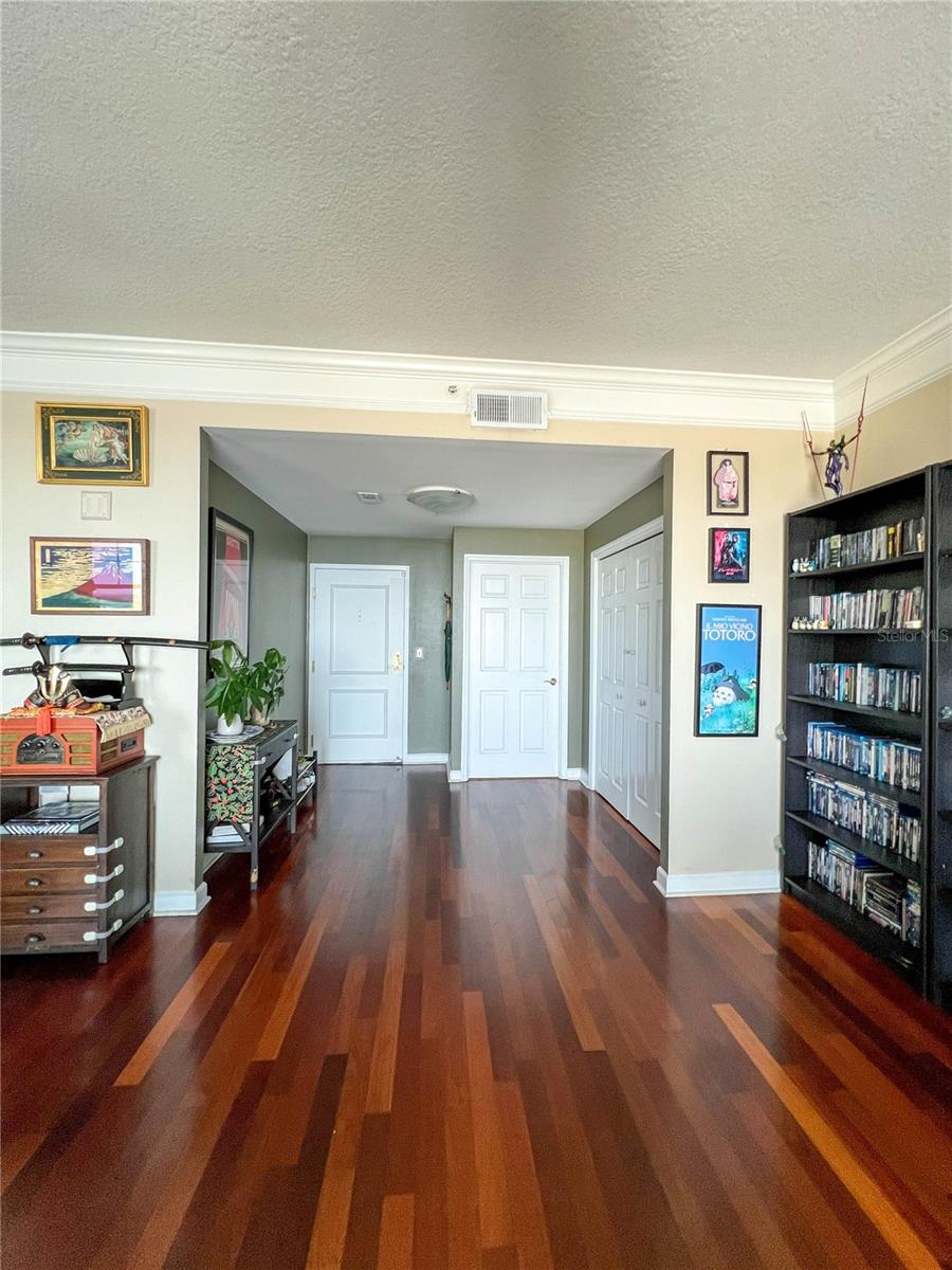 Listing photo id 9 for 345 Bayshore Boulevard 1807