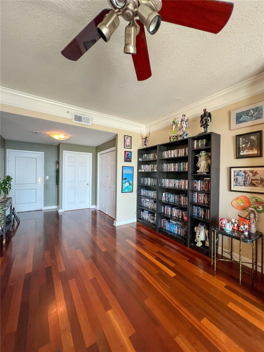 Listing photo id 10 for 345 Bayshore Boulevard 1807