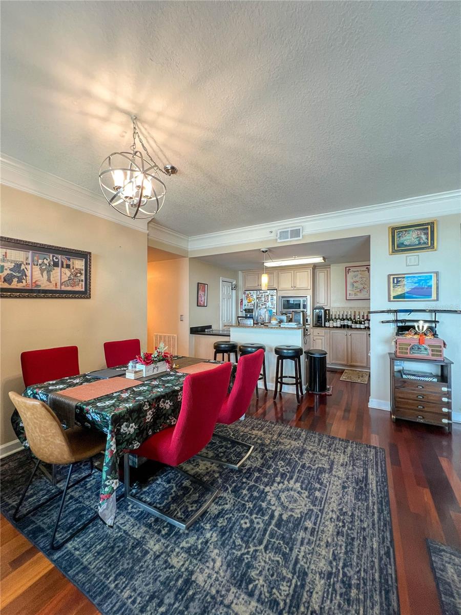 Listing photo id 13 for 345 Bayshore Boulevard 1807