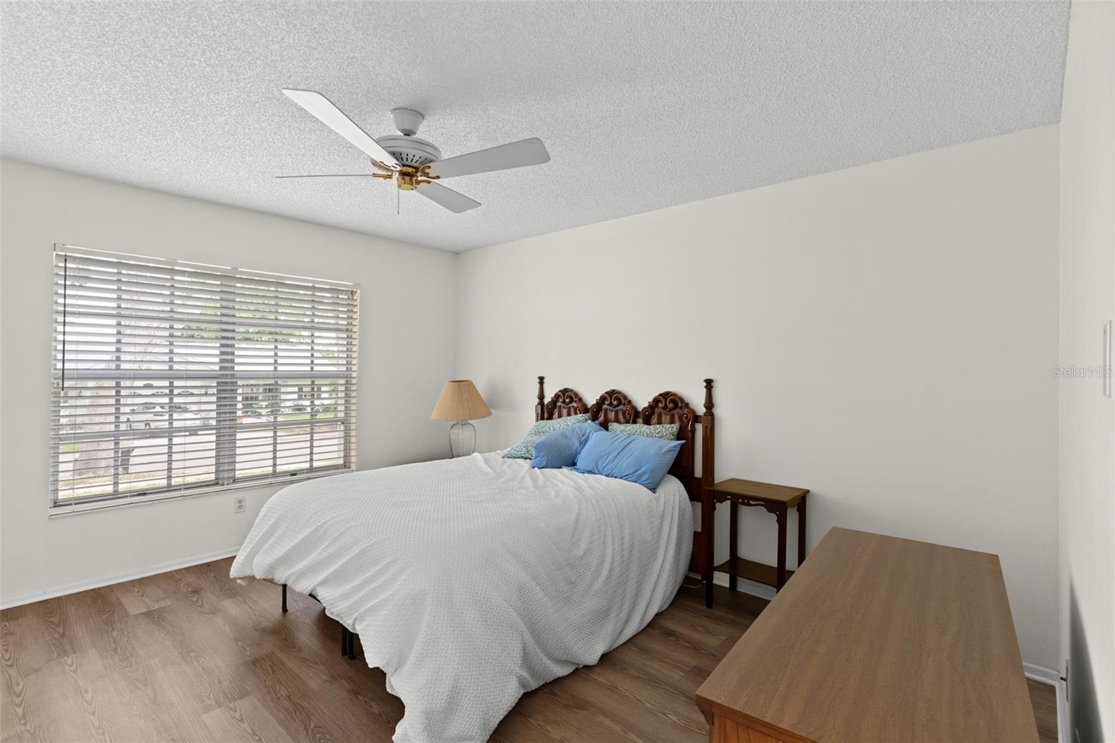Image 11 of 30 For 1218 Gillespie Drive N