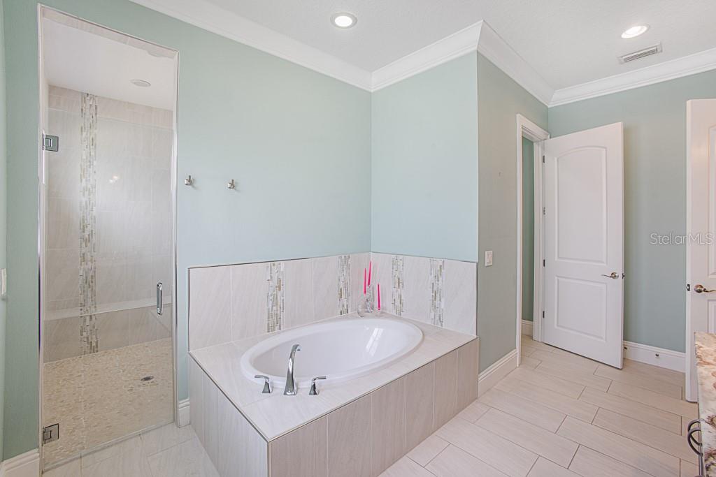 Image 22 of 60 For 2401 Lafayette Avenue